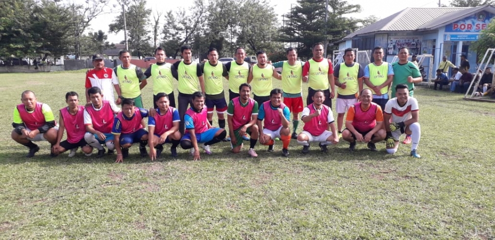 Pertandingan Sepak Bola antara Tim Kecamatan Medan Johor dan Dinas Pertanian Kota Medan