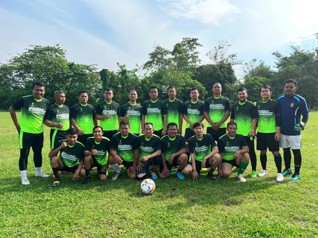 Pertandingan Persahabatan Sepak Bola antara Medan Johor vs Medan Belawan